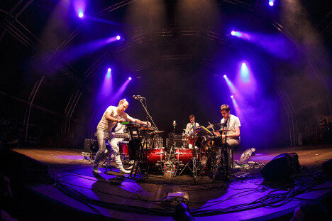 1_caribou_sonarpub_arielmartini_sonar2014_small1-468x311-7226379